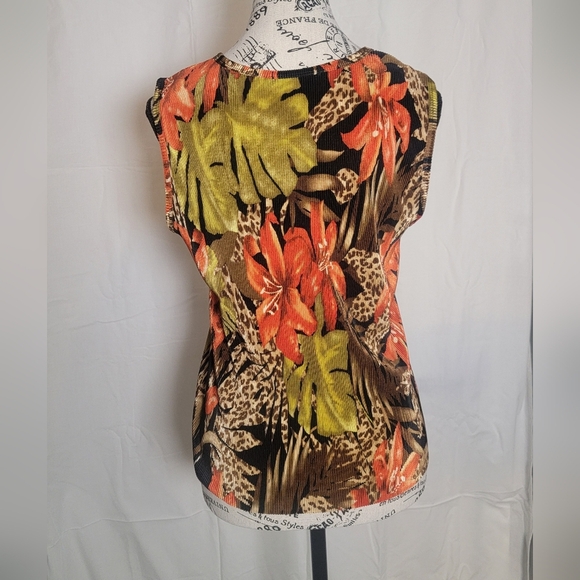 Plisse Colorful Floral Crinkle Pleated Tank Top. Size Large - Picture 2 of 4